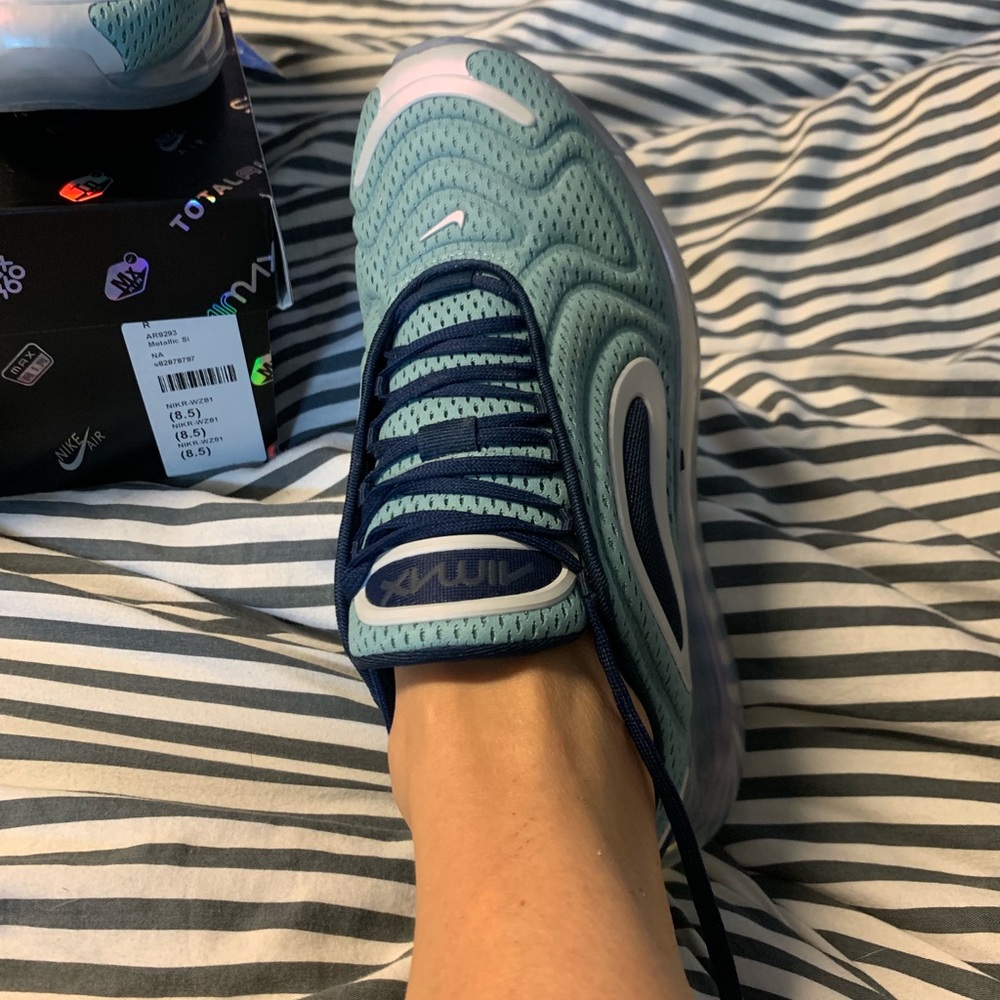 Nike air max 720 woman’s sneakers